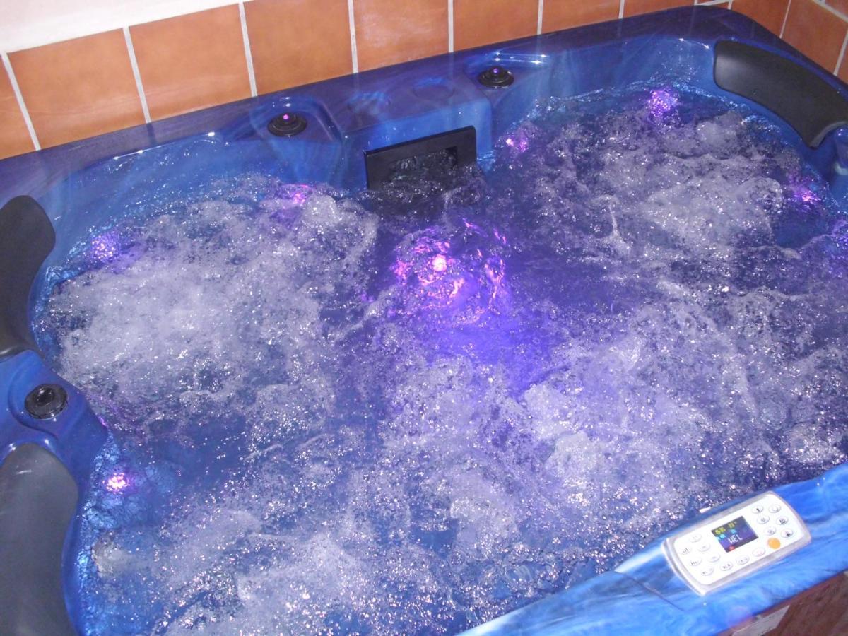 Casa Rural Con Jacuzzi Taberna Del Tio Pedro Cabanas de Polendos Zewnętrze zdjęcie